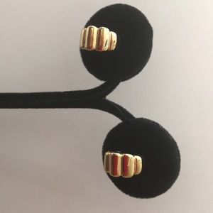 Nice dressing earrings